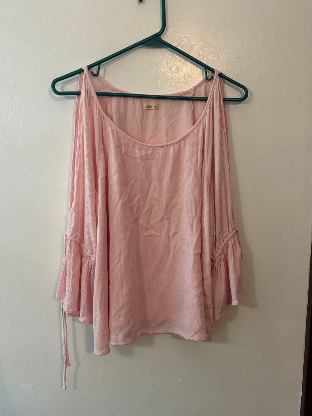Hollister Light Pink Cold-Shoulder Bell Sleeve Top Size Large - Picture 2 of 8